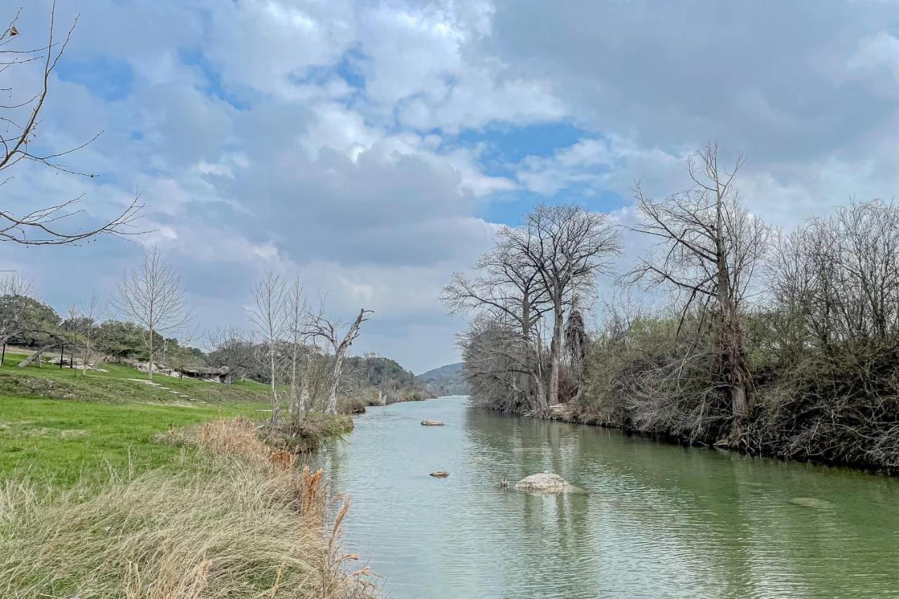 Grand River Retreat Wimberley Bagian luar foto