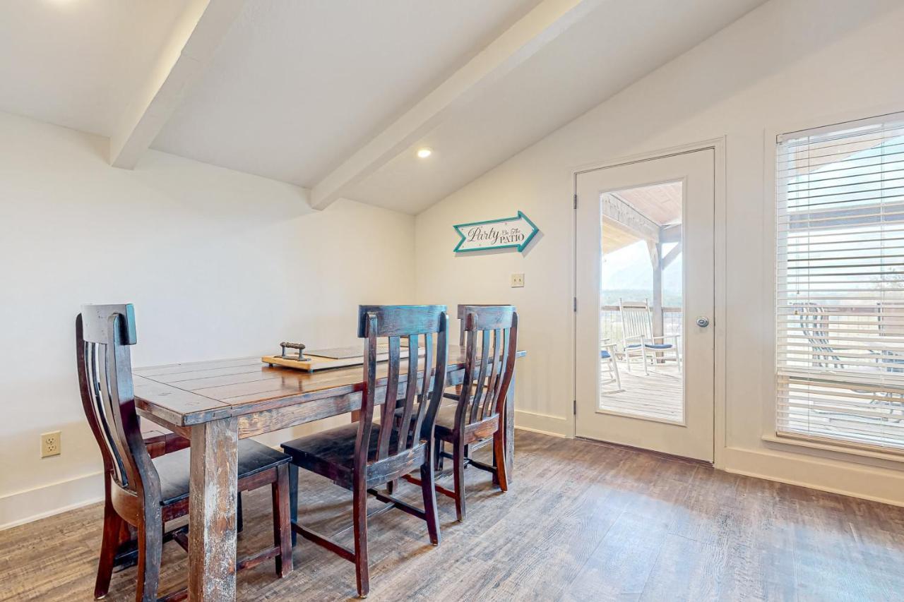 Grand River Retreat Wimberley Bagian luar foto