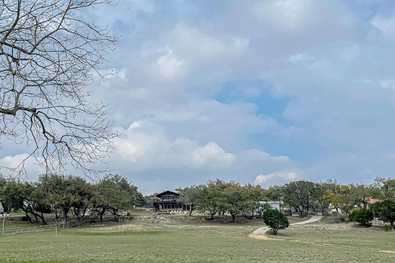 Grand River Retreat Wimberley Bagian luar foto