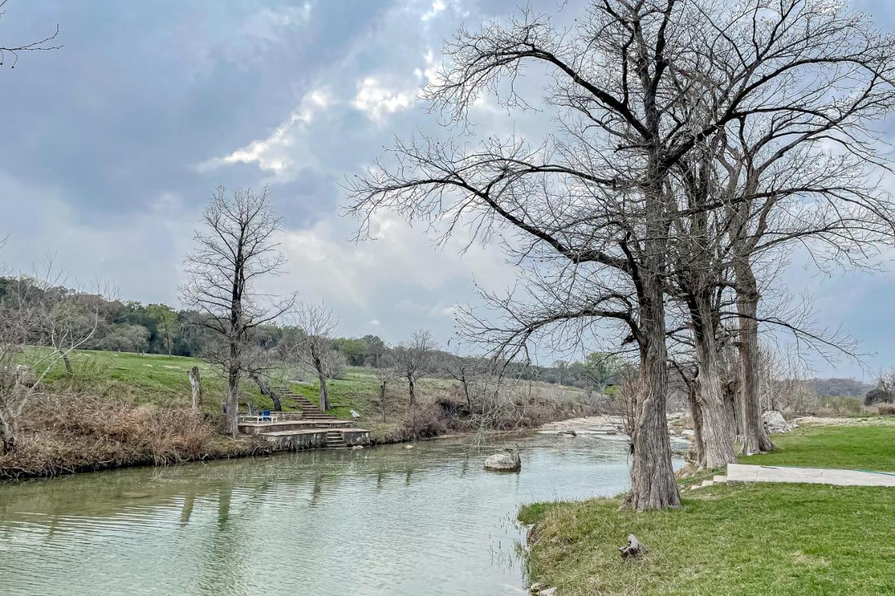 Grand River Retreat Wimberley Bagian luar foto