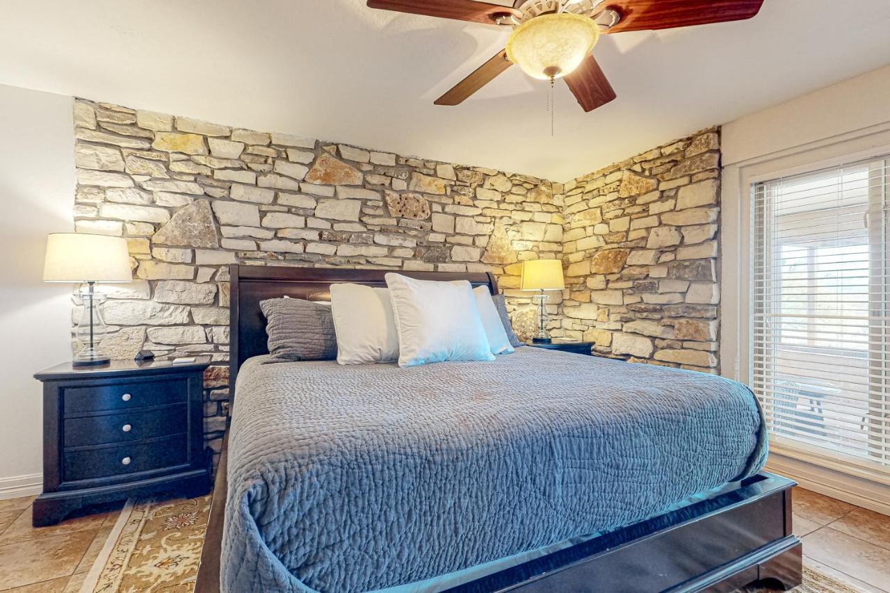 Grand River Retreat Wimberley Bagian luar foto