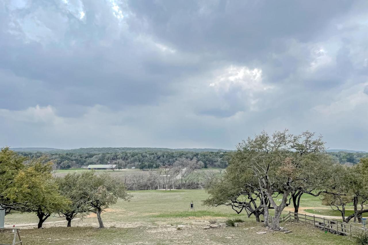Grand River Retreat Wimberley Bagian luar foto