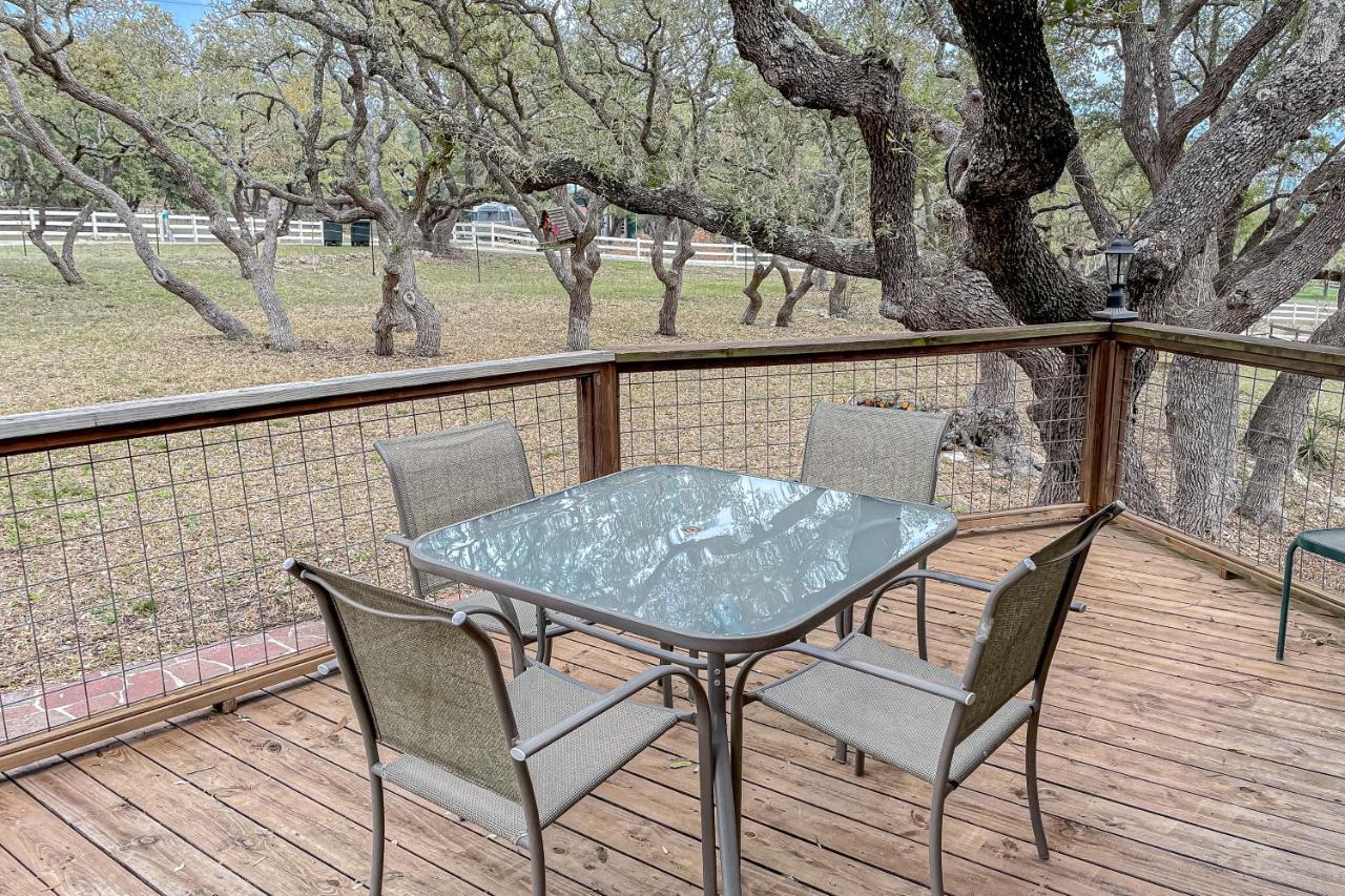 Grand River Retreat Wimberley Bagian luar foto