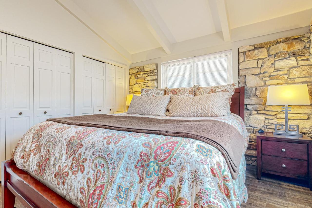 Grand River Retreat Wimberley Bagian luar foto