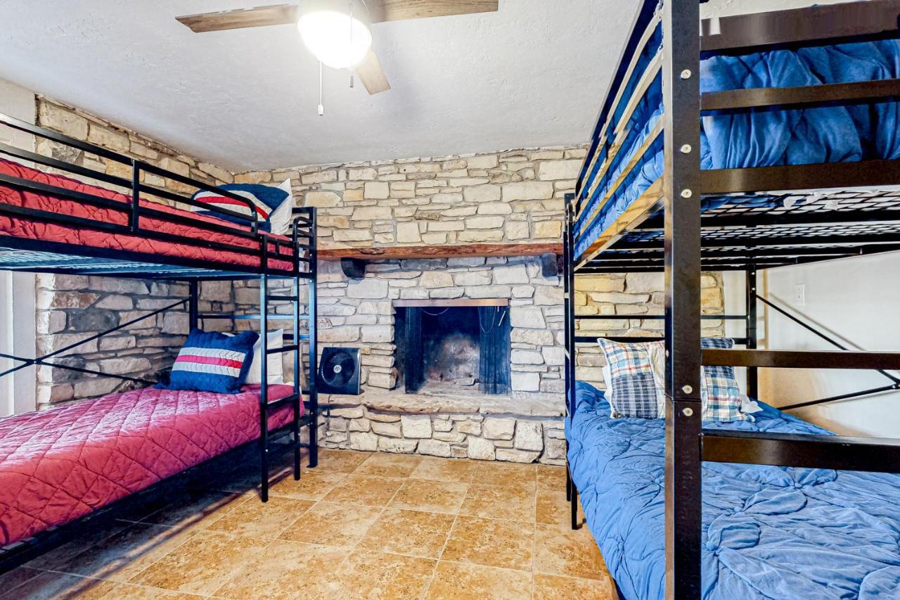 Grand River Retreat Wimberley Bagian luar foto